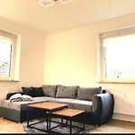 2#netflix &wlan &kingsize Bett & Kaffee Maschine & Zentral & 500m Innenhafen & 2 Min U Bahn Apartment