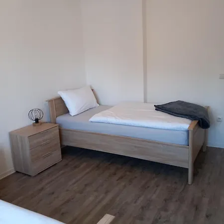 2#netflix &wlan &kingsize Bett & Kaffee Maschine & Zentral & 500m Innenhafen & 2 Min U Bahn ドゥイスブルグ