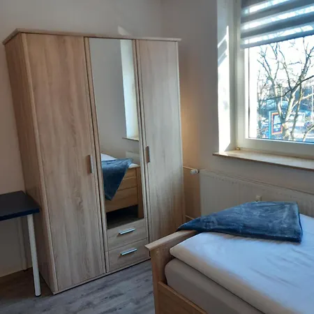 Apartment 2#netflix &wlan &kingsize Bett & Kaffee Maschine & Zentral & 500m Innenhafen & 2 Min U Bahn