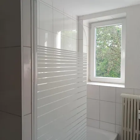 2#netflix &wlan &kingsize Bett & Kaffee Maschine & Zentral & 500m Innenhafen & 2 Min U Bahn Apartment Duisburg