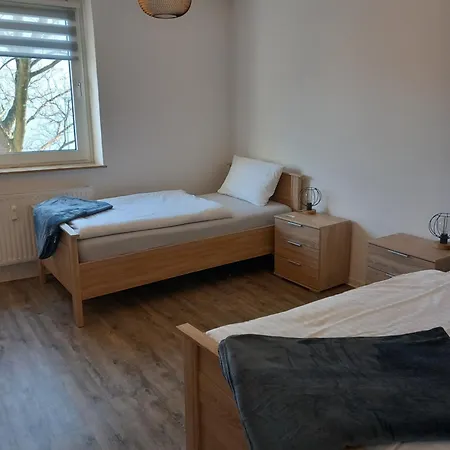 2#netflix &wlan &kingsize Bett & Kaffee Maschine & Zentral & 500m Innenhafen & 2 Min U Bahn Duisburg